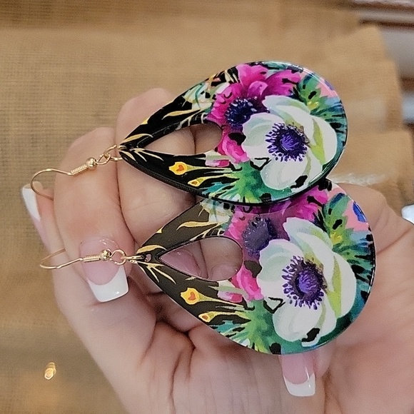 🔥LAST PAIR🔥 Vibrant Floral Teardrop Earrings - Picture 3 of 6